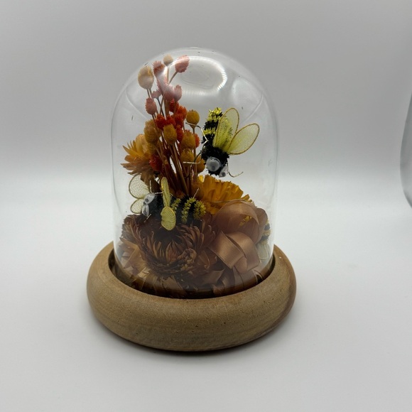 Vintage Dome with wooden base dried flowers with bees Boho cottage core - Picture 6 of 7